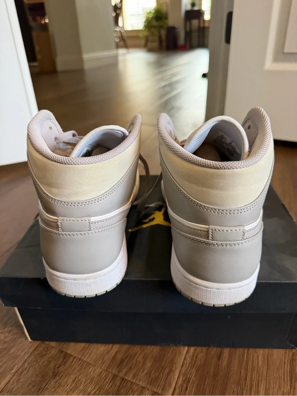 Nike Air Jordan 1 Mid College Grey/Light Bone White Size 11